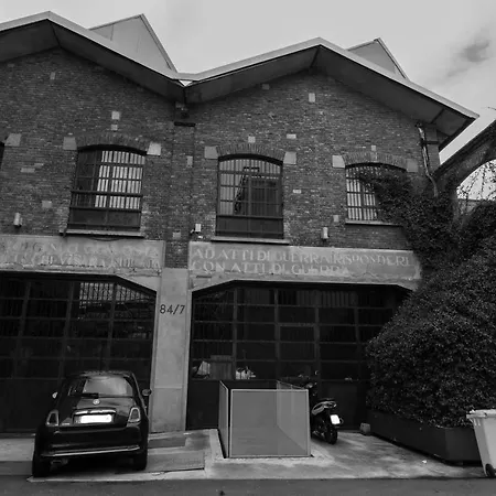 423 Loft Studio Apartment
